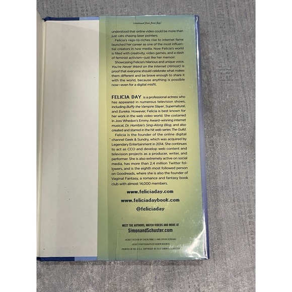 You're Never Weird on the Internet (Almost): A Memoir - HC/DJ Ex Library - Picture 4 of 7